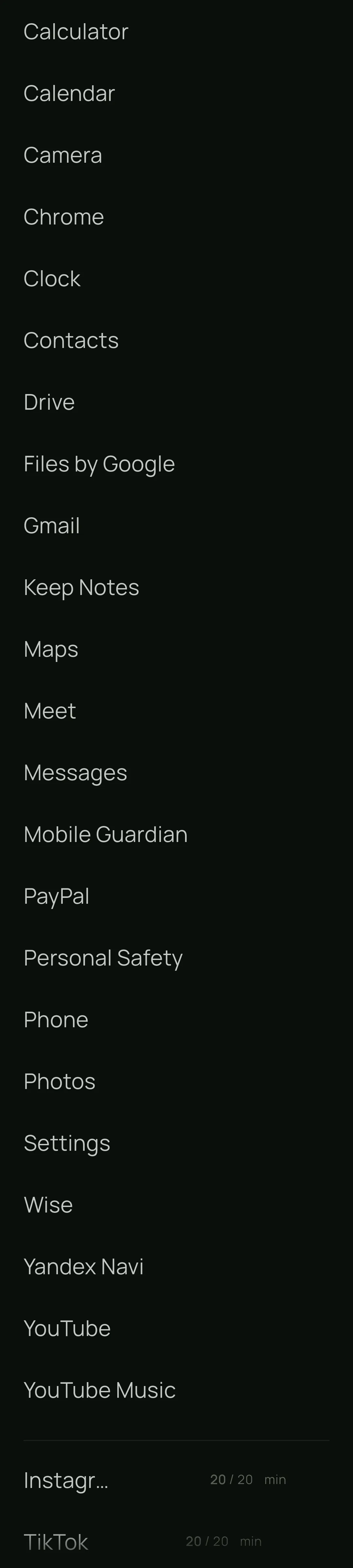 StillPhone home screen: a large clock, a search field and a plain app list with no icons; today's screen time at the bottom